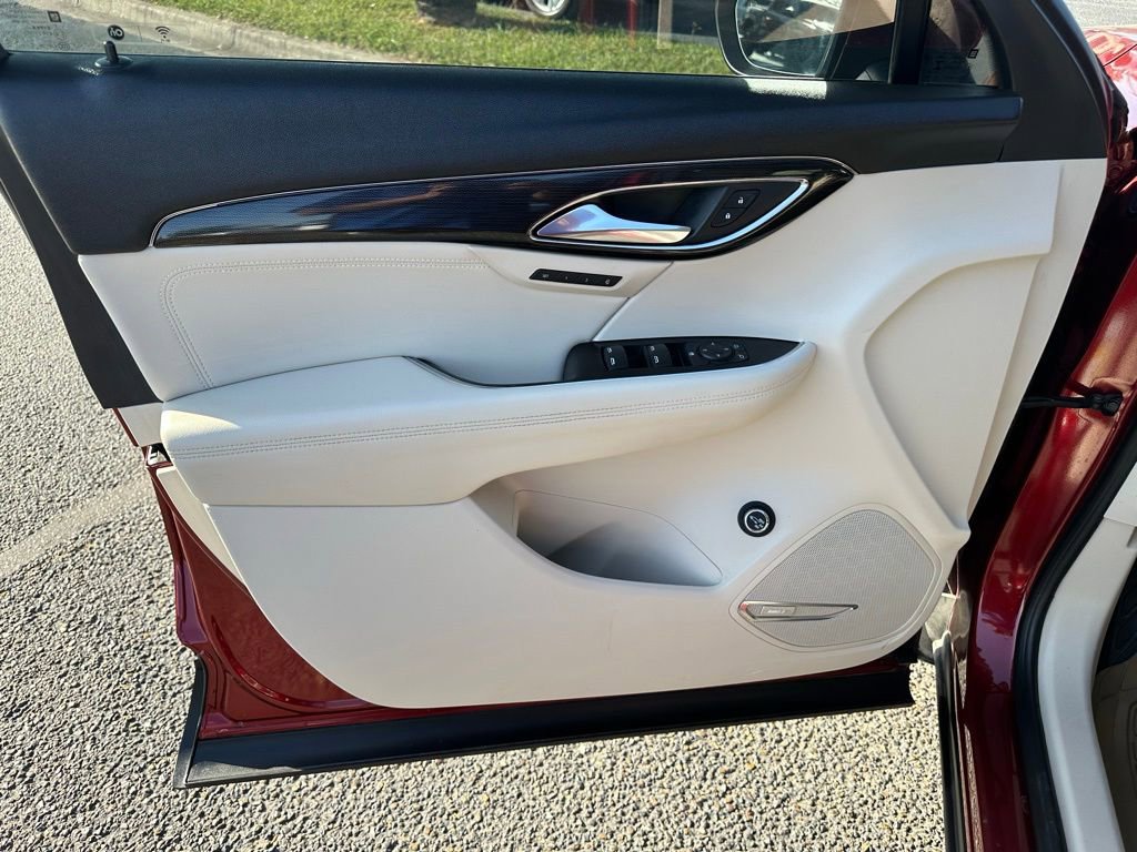 Used 2022 Buick Envision Essence w/ Technology Package I FWD image 10