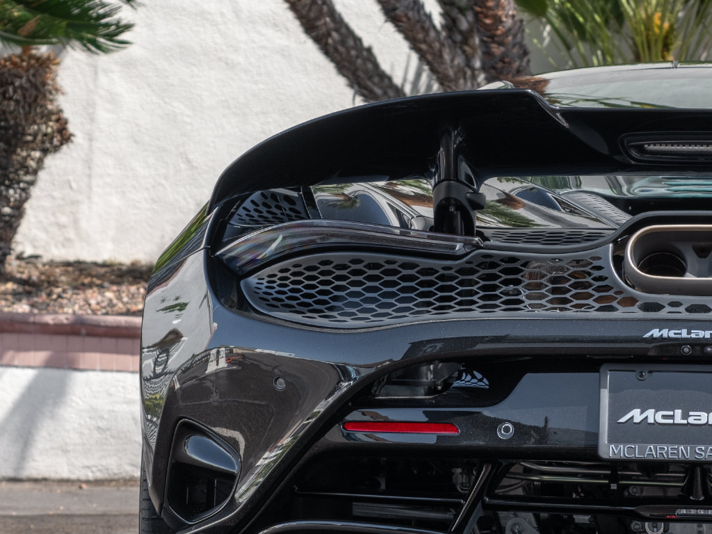 New 2027 McLaren 750S RWD image 26