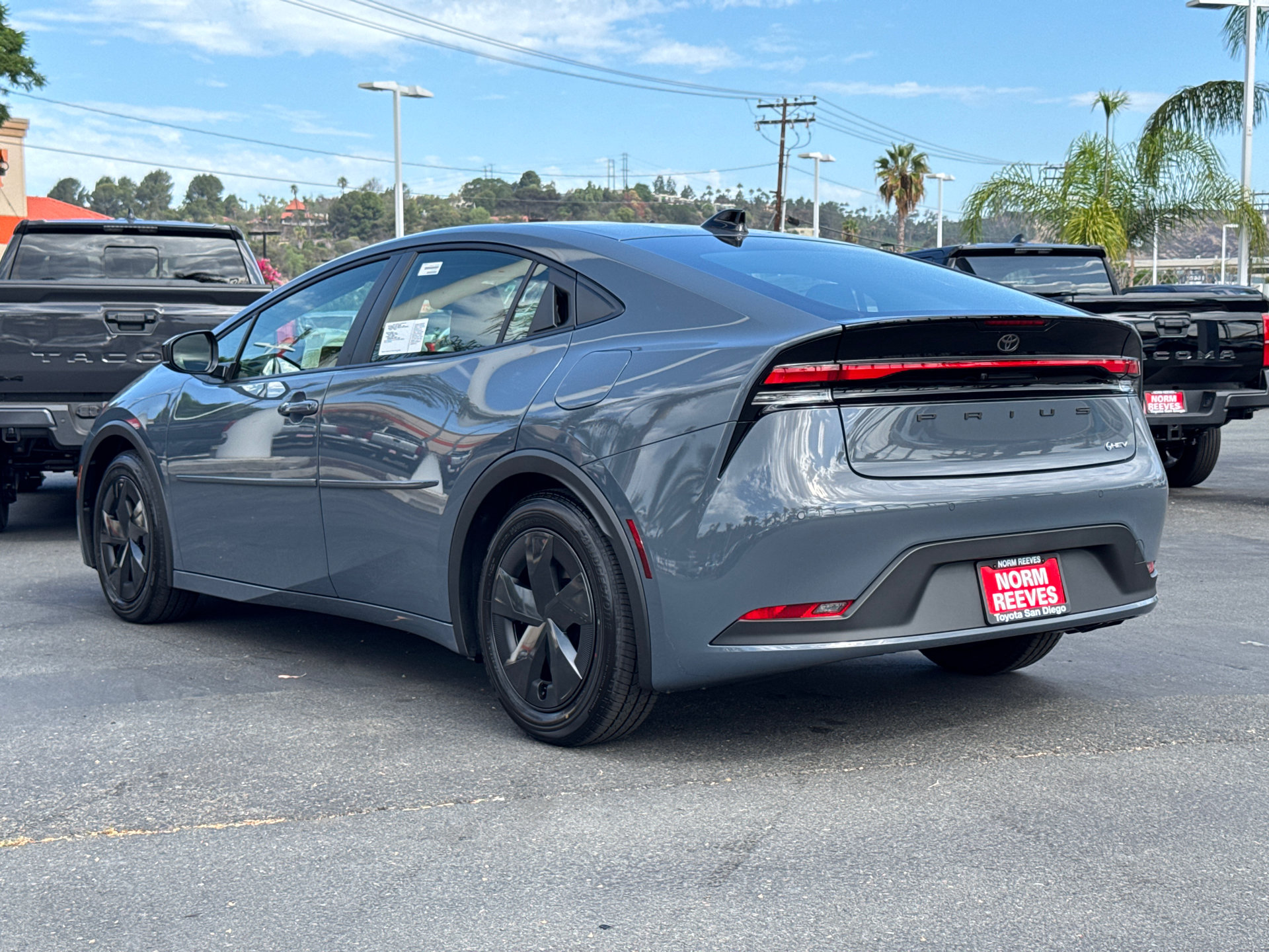New 2027 Toyota Prius LE FWD image 9