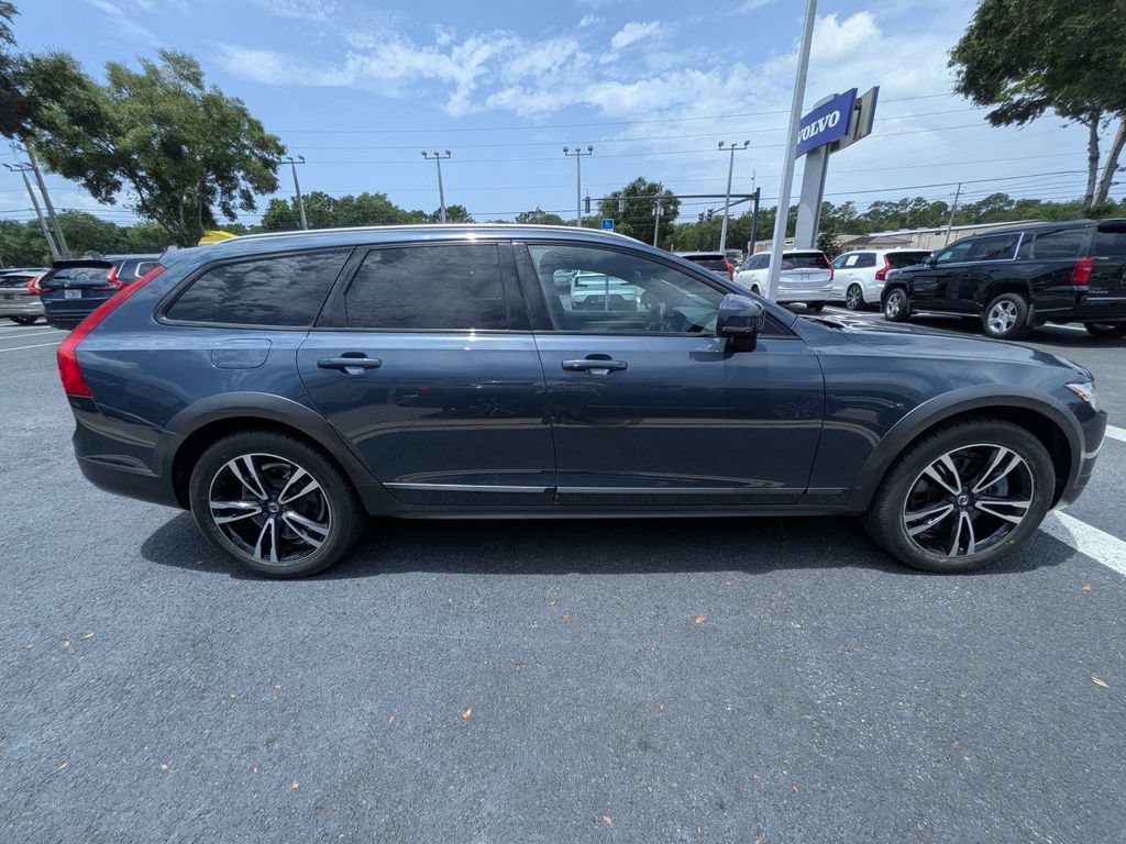 Used 2019 Volvo V90 T5 Cross Country w/ Protection Package Premier AWD/4WD image 6