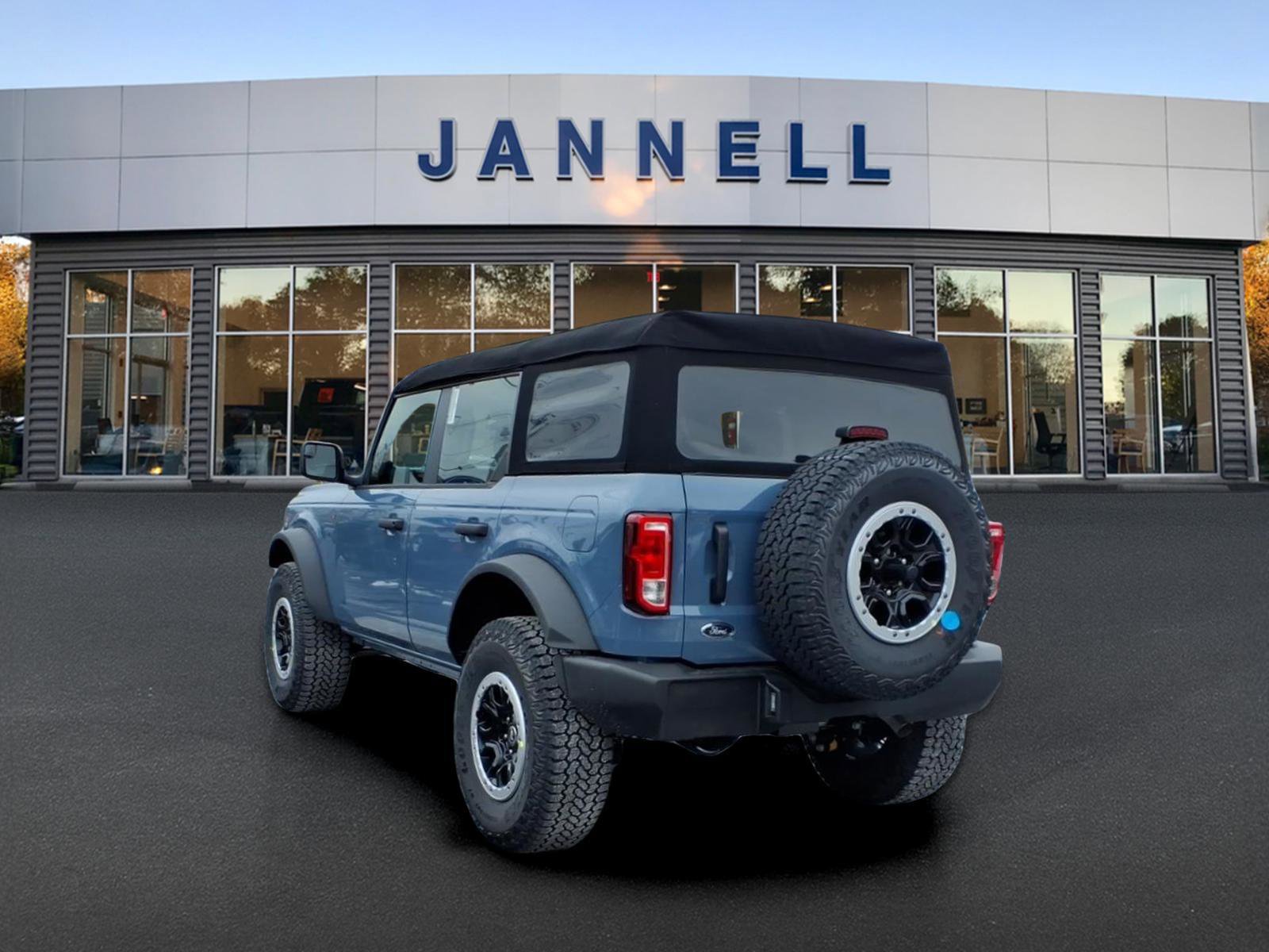New 2025 Ford Bronco 4-Door w/ Sasquatch Package AWD/4WD image 5