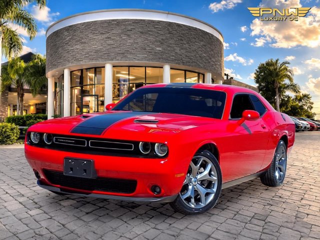 Used 2017 Dodge Challenger SXT Plus RWD image 1