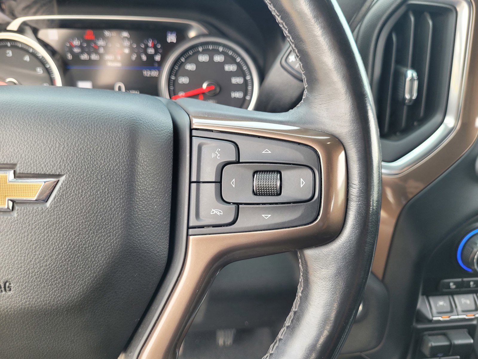 Used 2019 Chevrolet Silverado 1500 High Country w/ Technology Package image 22