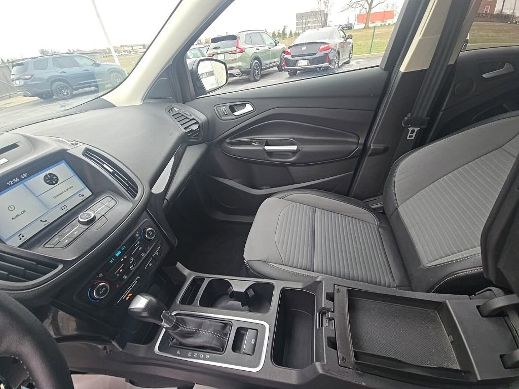 Used 2017 Ford Escape SE w/ Equipment Group 201A image 24