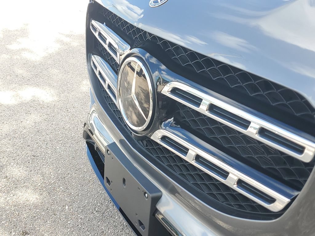 Used 2023 Mercedes-Benz GLS 450 4MATIC w/ AMG Line Exterior image 11