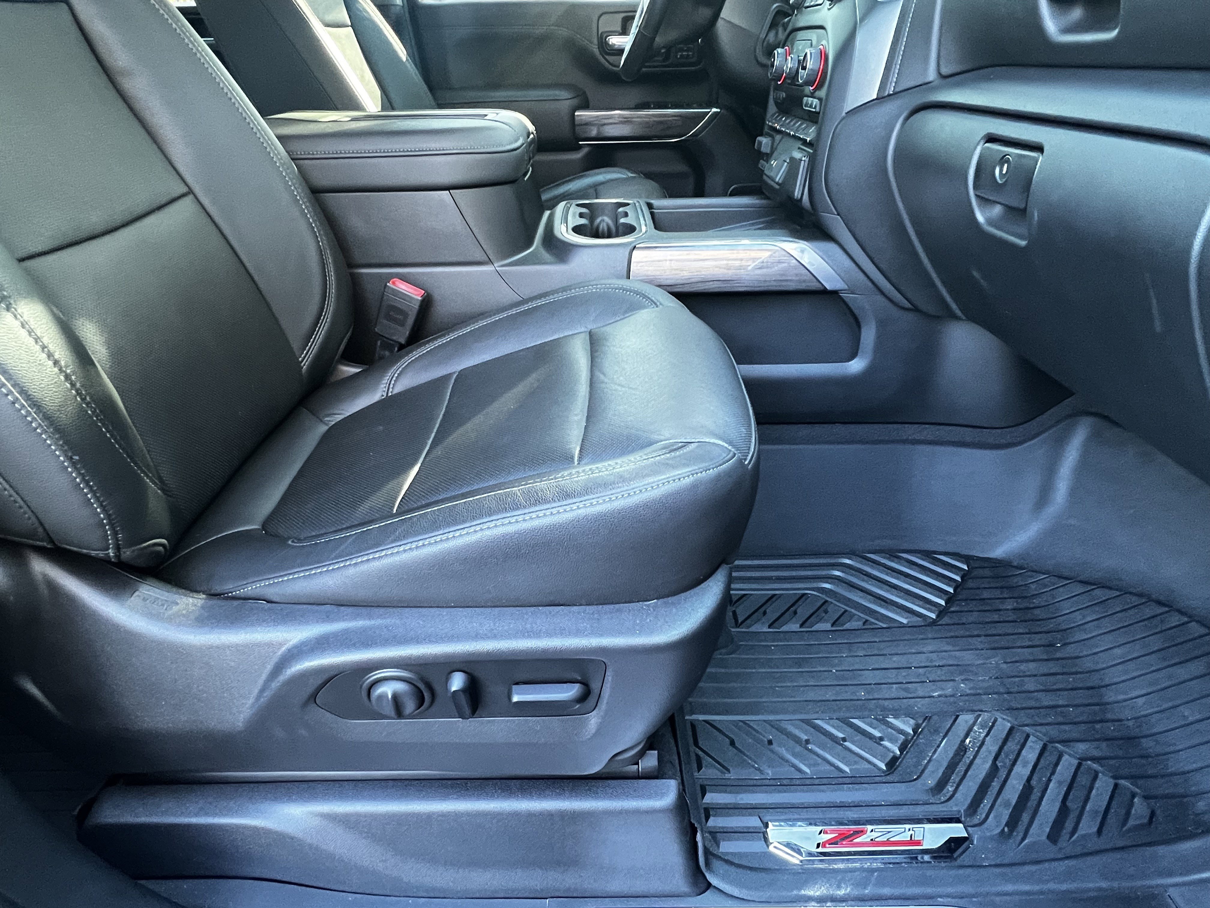 Used 2020 Chevrolet Silverado 2500 LTZ w/ LTZ Premium Package image 45