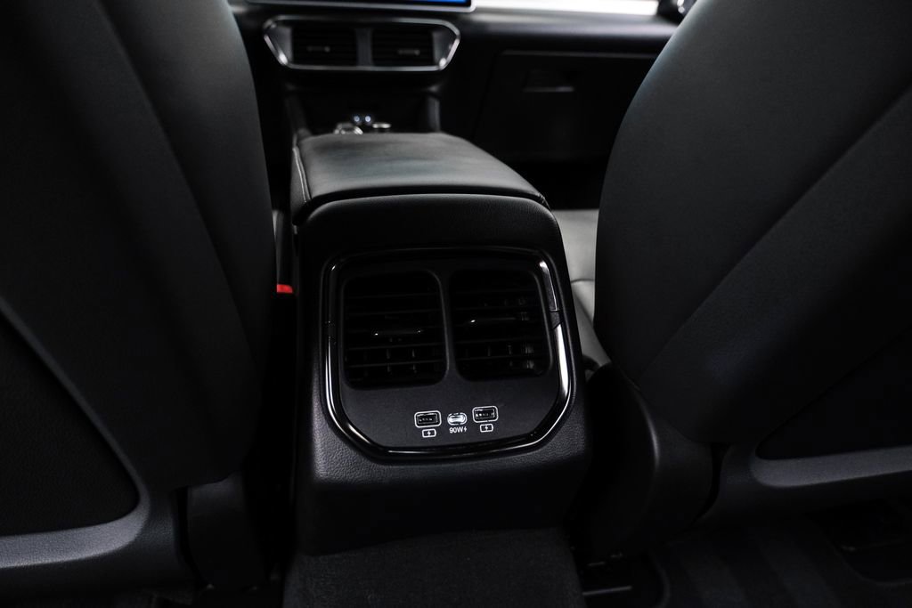 Used 2023 VinFast VF 8 Plus AWD/4WD image 38