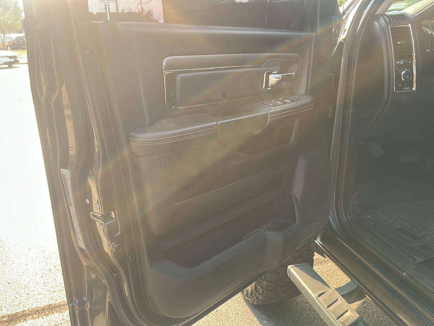 Used 2018 RAM 3500 Laramie w/ Sport Appearance Group AWD/4WD image 17