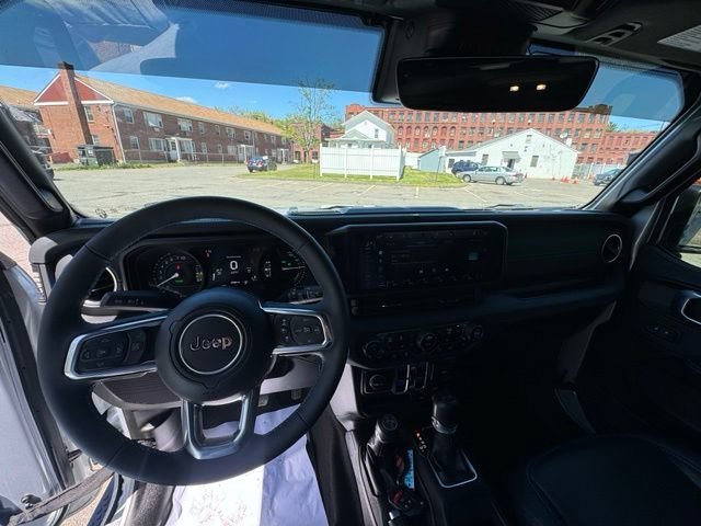 Used 2024 Jeep Wrangler High Altitude AWD/4WD image 18