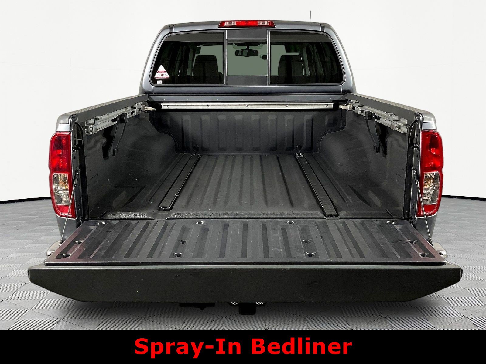 Used 2020 Nissan Frontier SV w/ Midnight Edition Floor Mats AWD/4WD image 7