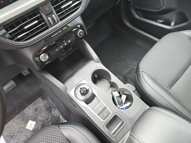 New 2026 Ford Escape SE w/ Class II Trailer Tow Package image 11