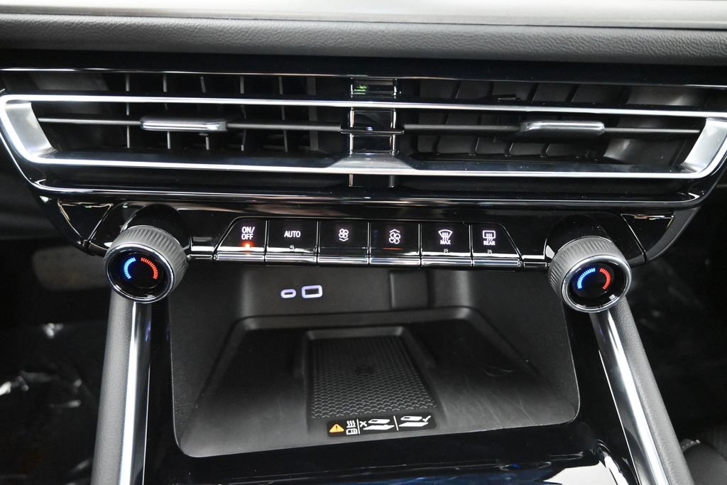 Used 2026 Chevrolet Traverse LT w/ Midnight/Sport Edition AWD/4WD image 29
