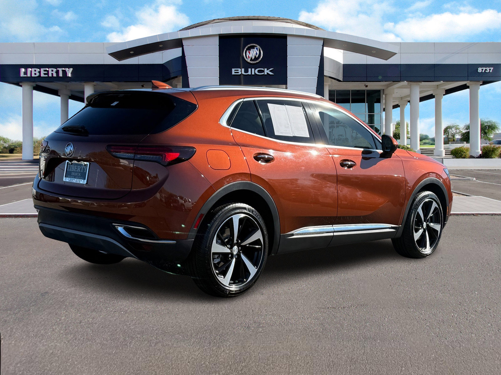 Used 2021 Buick Envision Essence w/ Technology Package I image 3