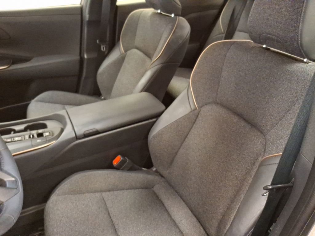 Used 2023 Toyota Crown XLE image 16