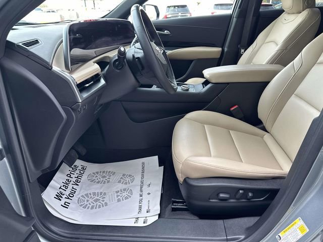 Certified 2024 Cadillac XT4 Luxury w/ Cold Weather Package AWD/4WD image 18
