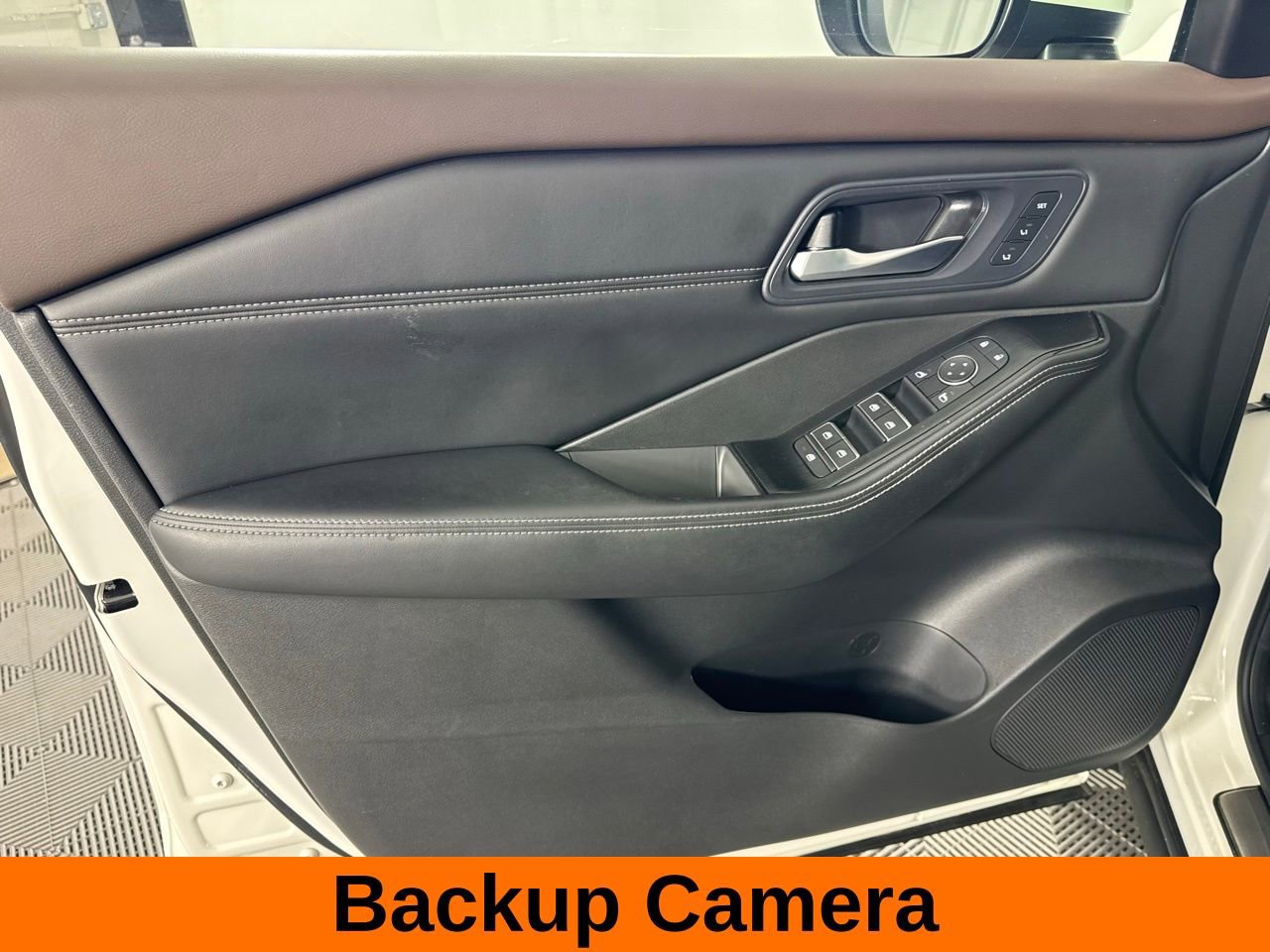 Used 2023 Nissan Rogue SL w/ SL Premium Package image 10