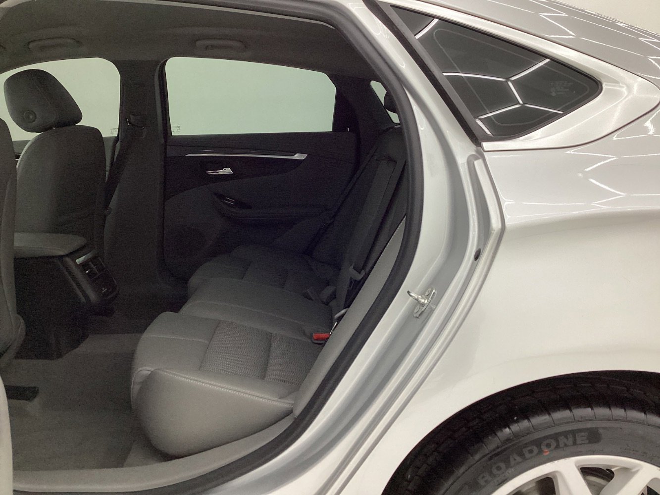 Used 2018 Chevrolet Impala LT w/ LT Convenience Package FWD image 20