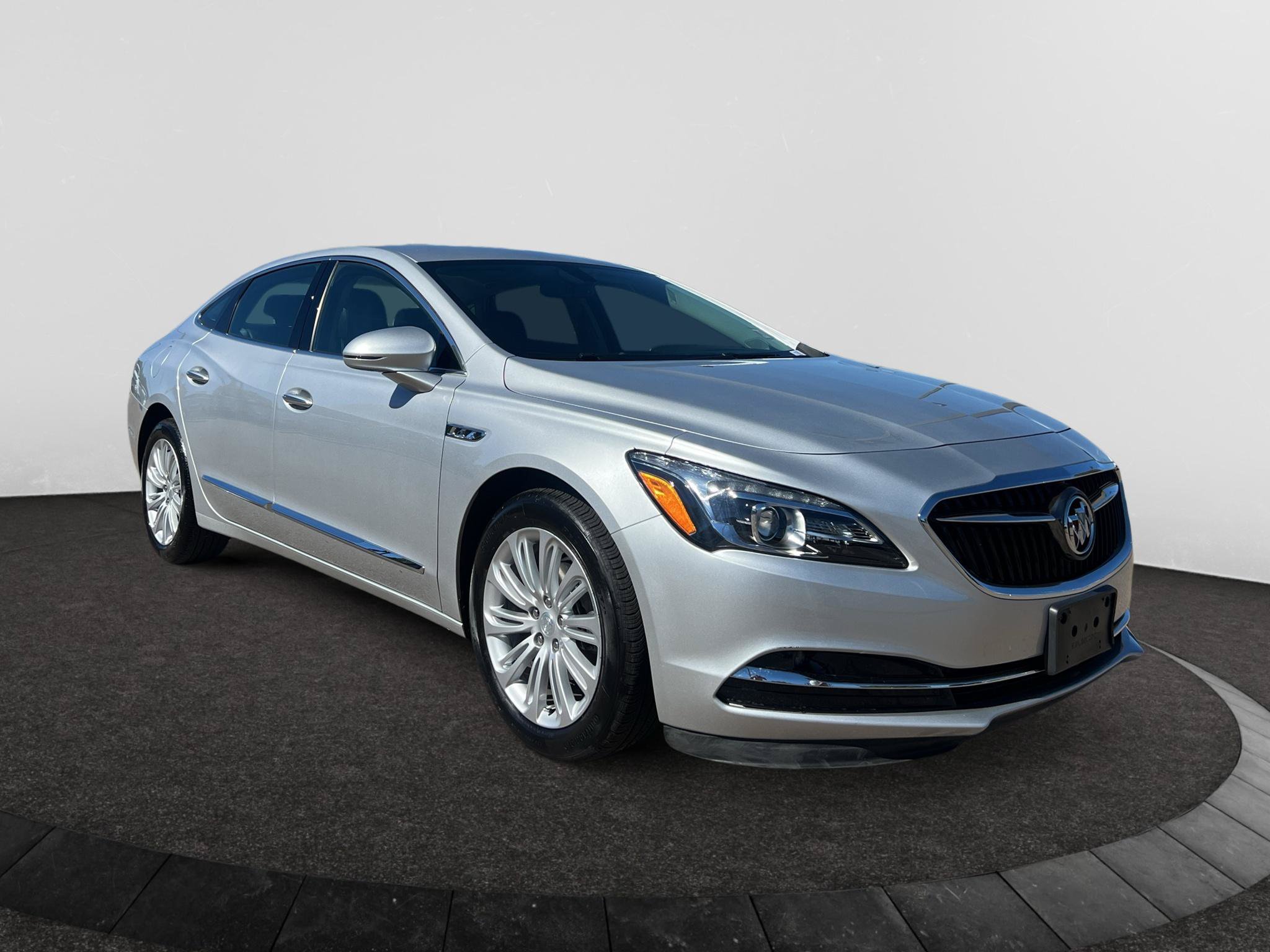 Used 2018 Buick LaCrosse Essence w/ Sights and Sounds Package FWD image 4