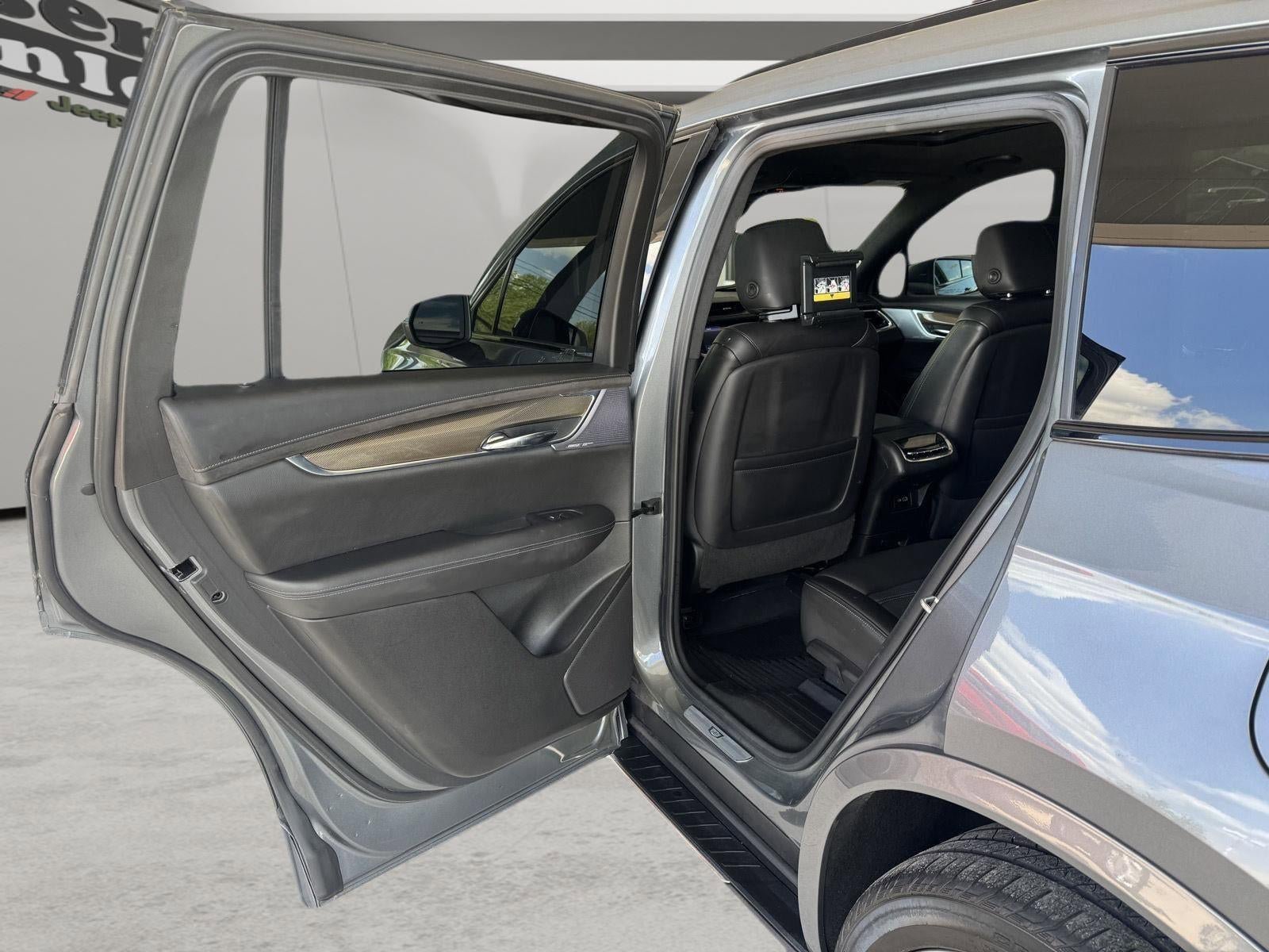 Used 2020 Cadillac XT6 Sport w/ Platinum Package AWD/4WD image 9