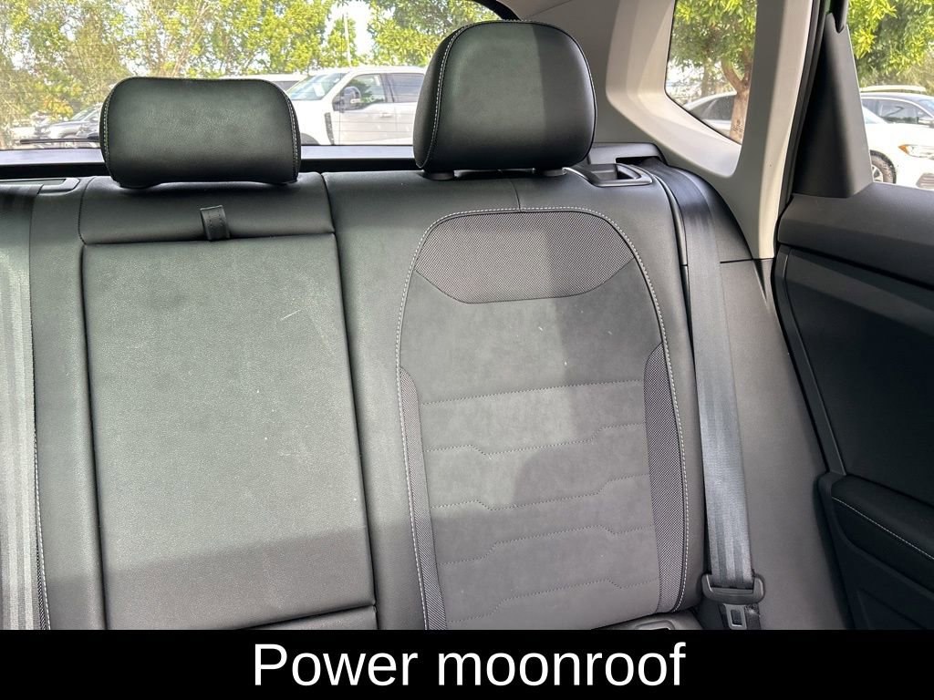 Certified 2025 Volkswagen Taos SE image 13