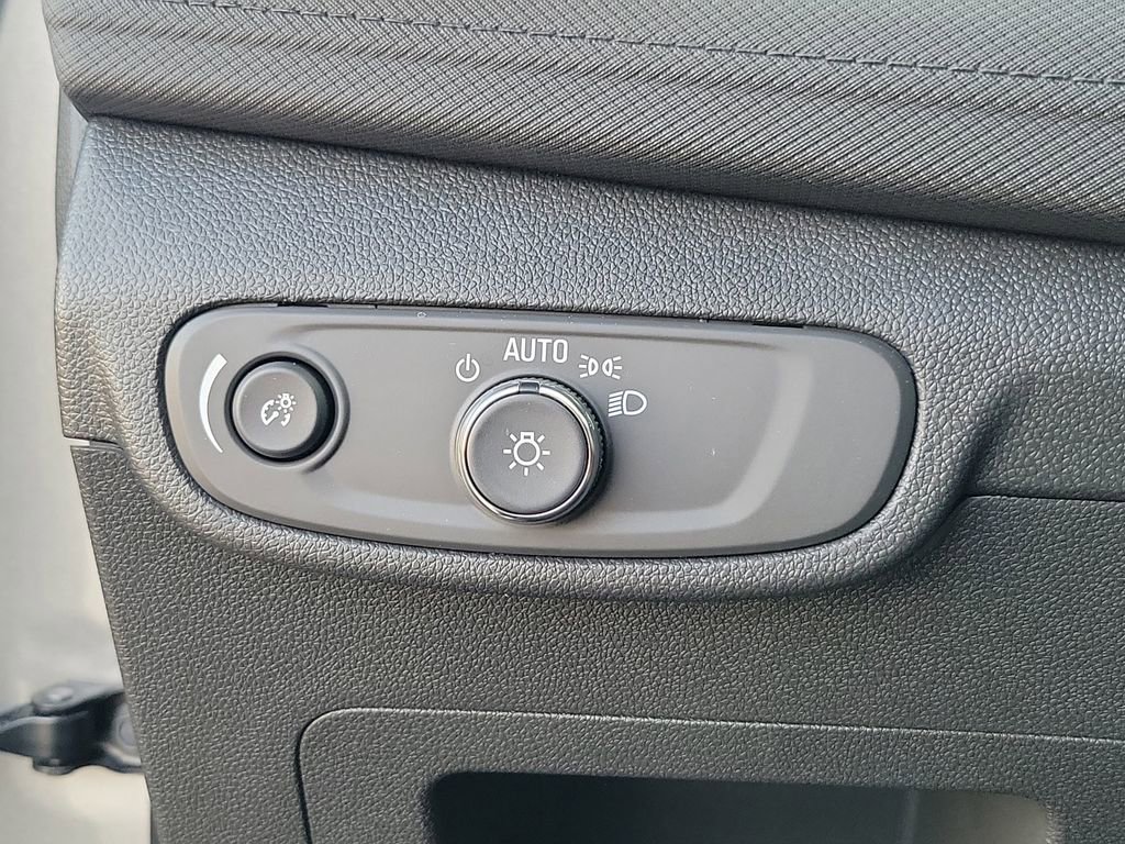 Used 2026 Chevrolet TrailBlazer LT w/ Driver Confidence Package image 17