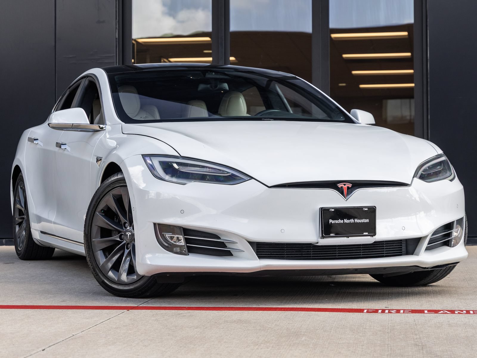 Used 2020 Tesla Model S Long Range AWD/4WD image 2