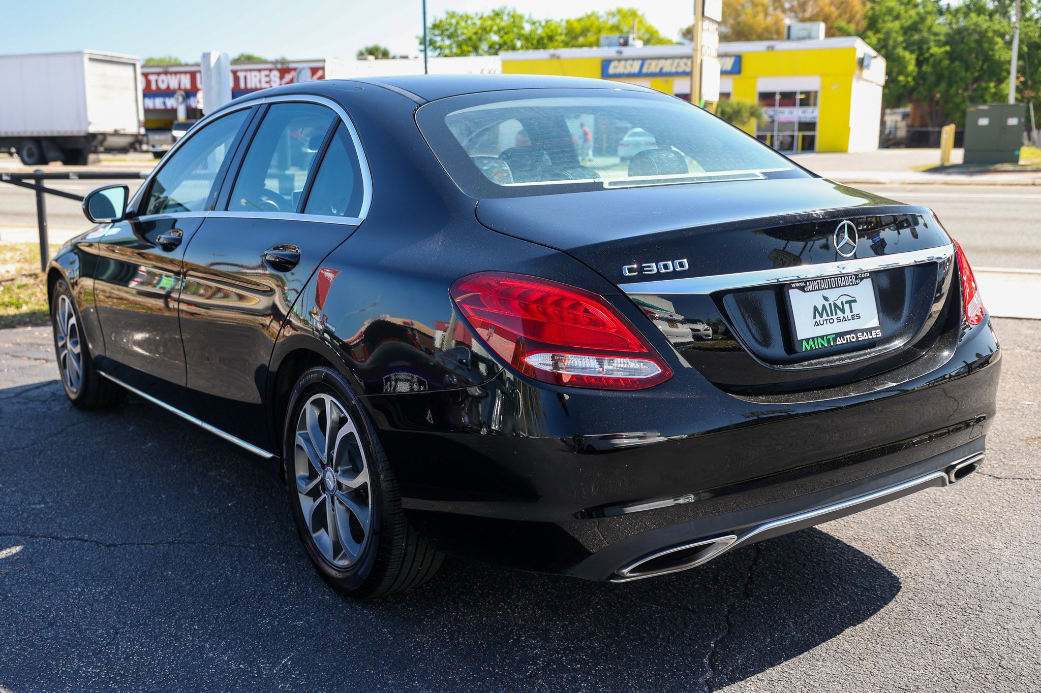 Used 2016 Mercedes-Benz C 300 Sedan image 8