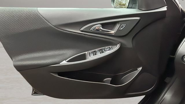 Used 2025 Chevrolet Malibu RS image 17