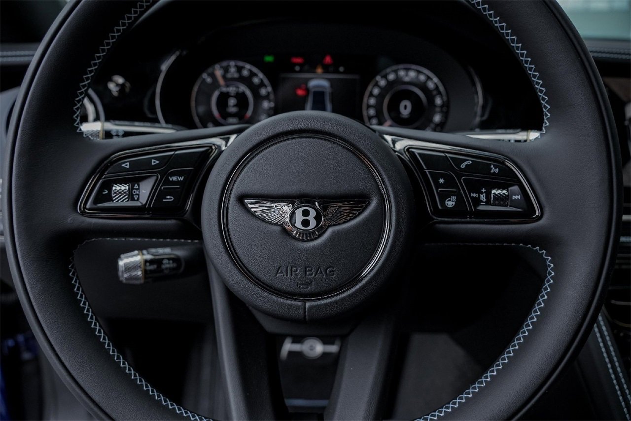 New 2025 Bentley Flying Spur Plug-In Hybrid image 24
