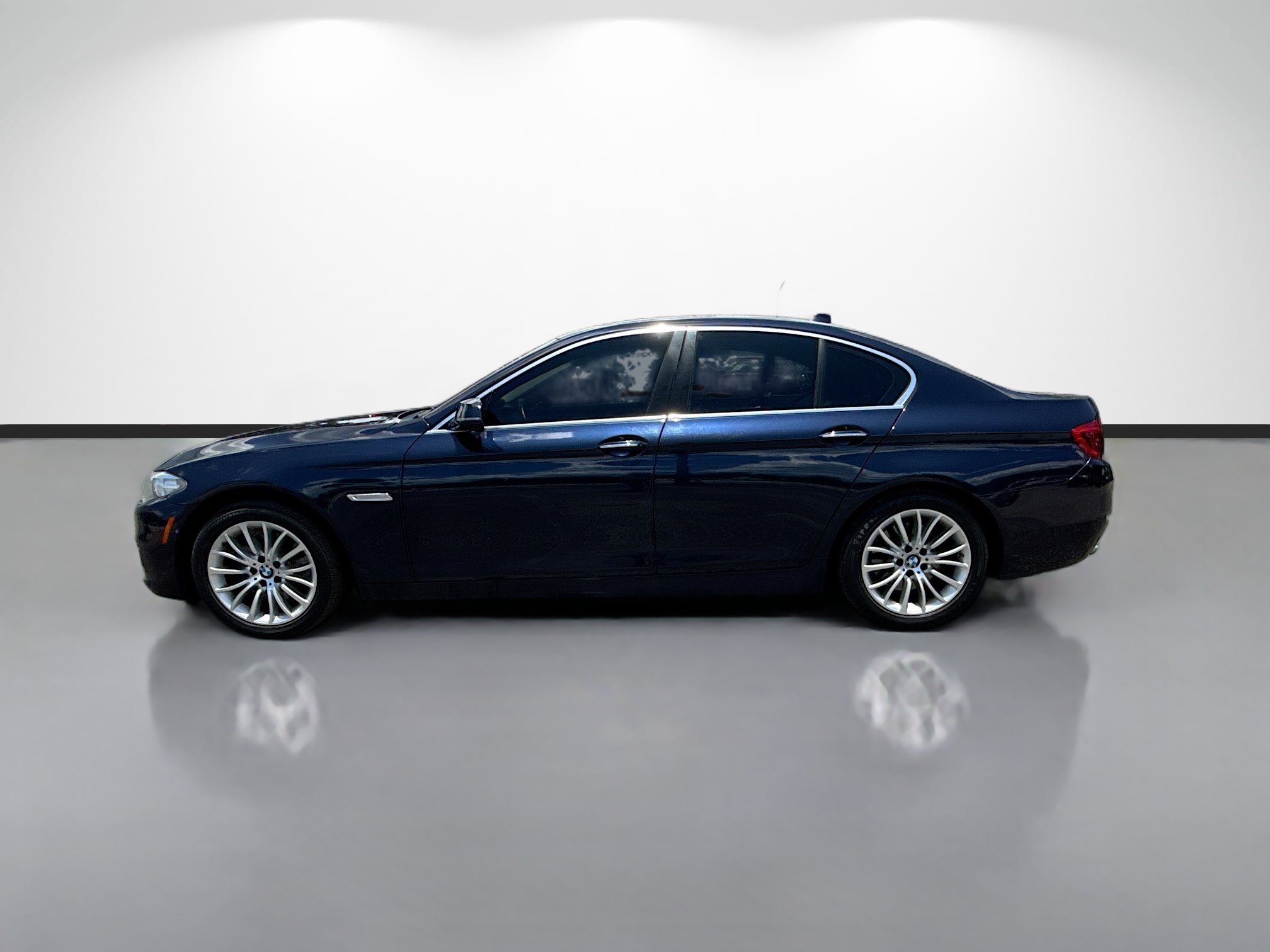 Used 2016 BMW 528i Sedan RWD image 6