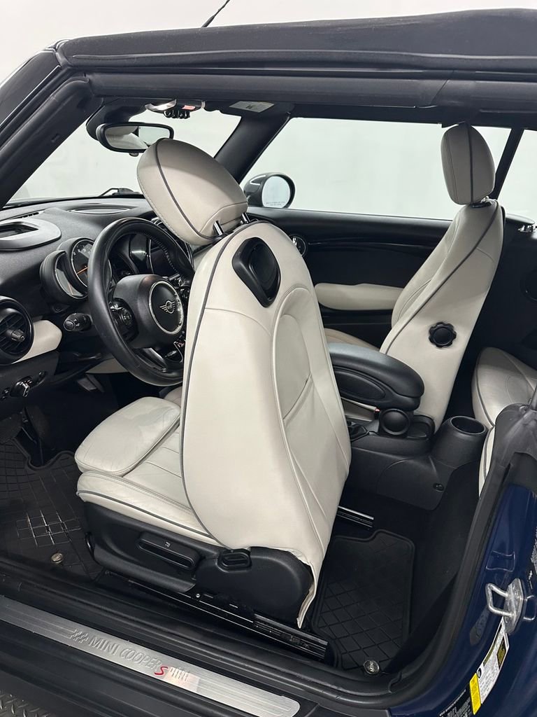 Used 2019 MINI Cooper S image 24