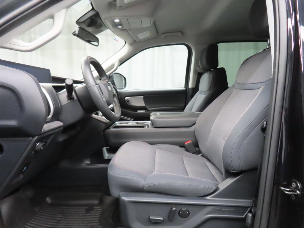 Used 2025 Ford Expedition Max Active AWD/4WD image 12