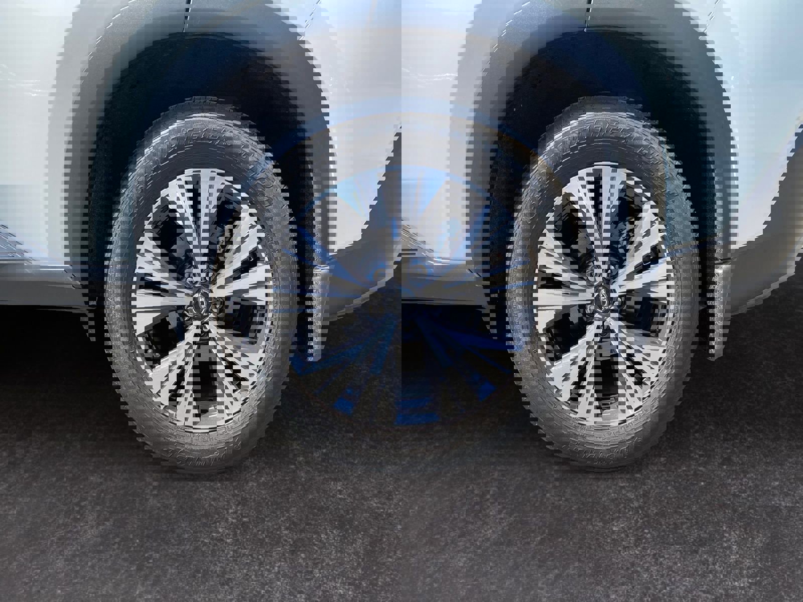 Used 2023 Nissan Rogue SV image 10