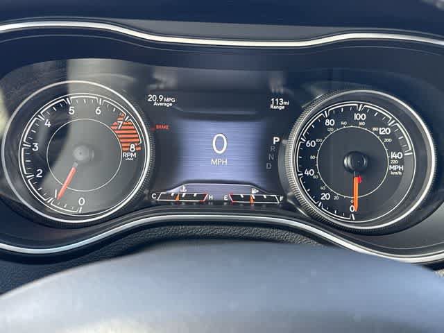 Used 2019 Jeep Cherokee Trailhawk AWD/4WD image 28