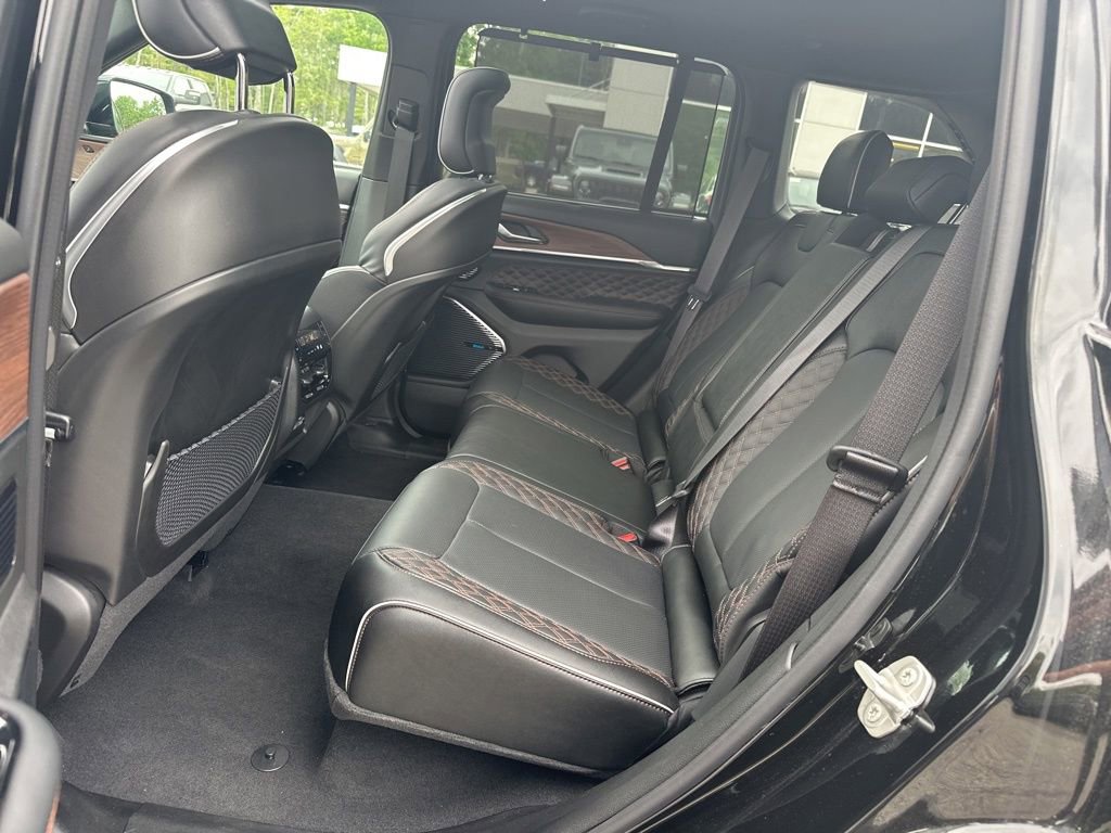 Used 2023 Jeep Grand Cherokee Summit w/ Luxury Tech Group V image 29