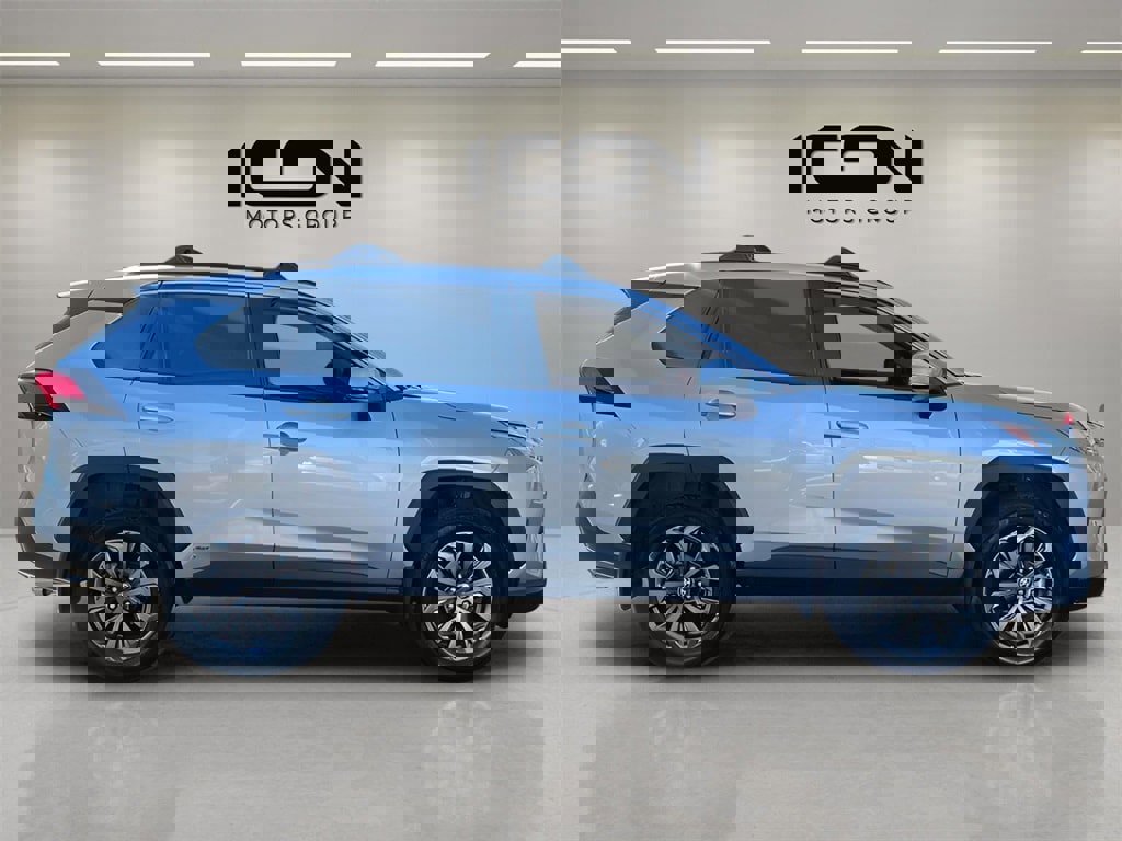 Used 2024 Toyota RAV4 XLE Premium image 10