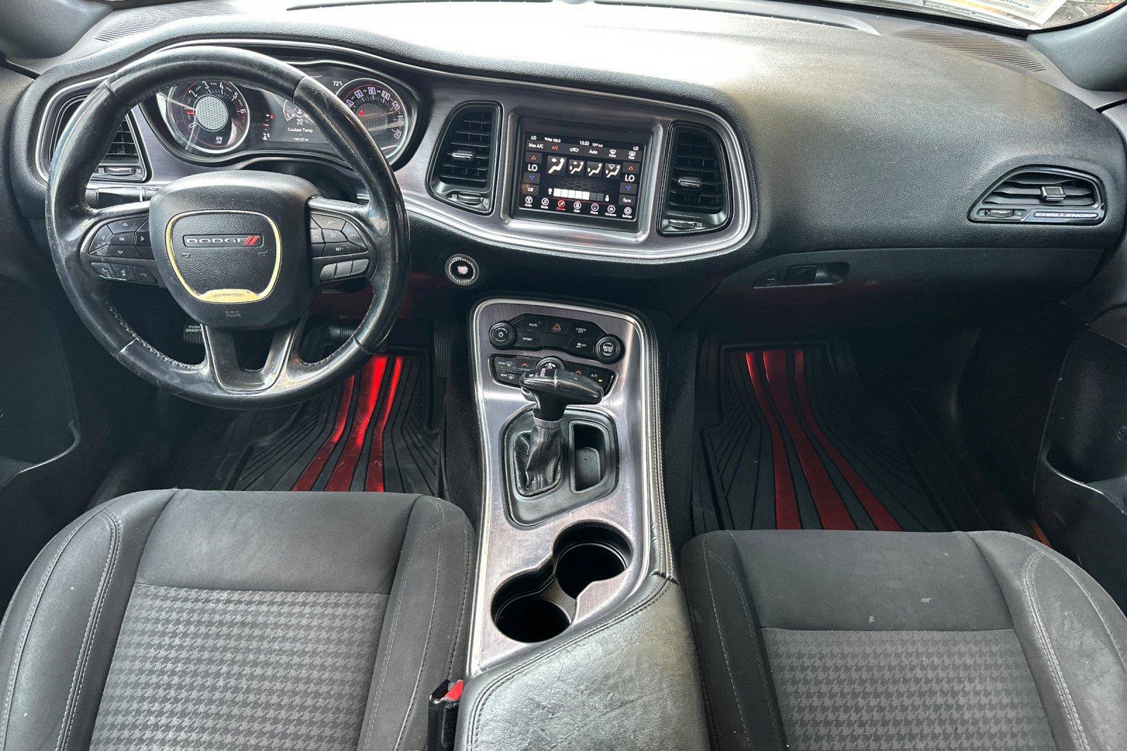 Used 2018 Dodge Challenger SXT RWD image 13