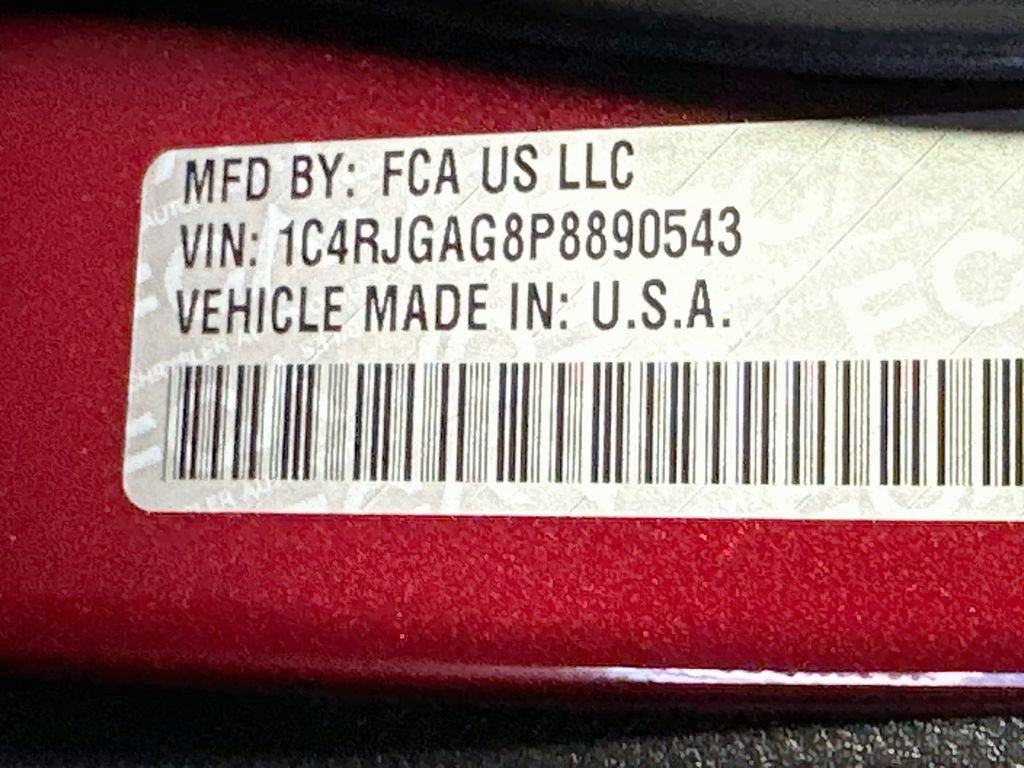 Used 2023 Jeep Grand Cherokee Altitude RWD image 21