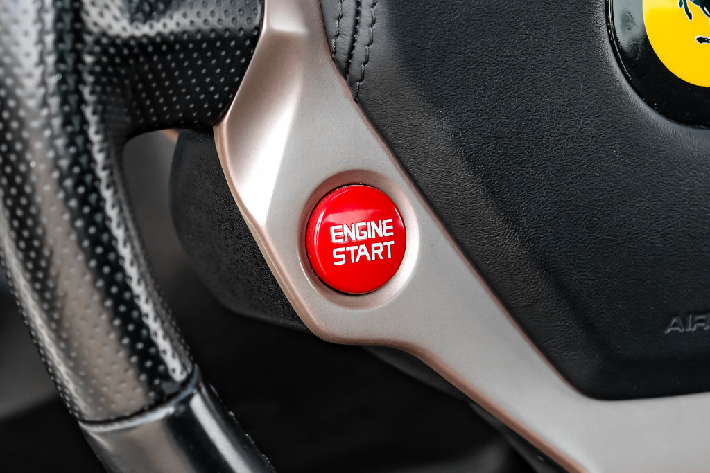 Used 2014 Ferrari California RWD image 17