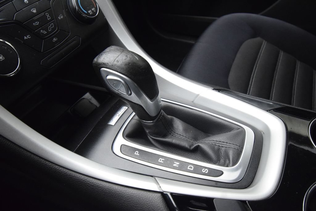 Used 2014 Ford Fusion SE FWD image 19