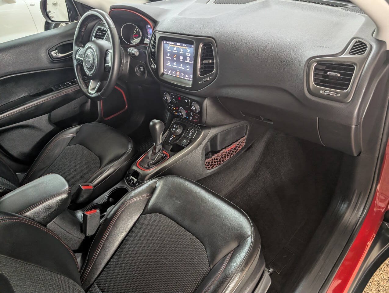Used 2018 Jeep Compass Trailhawk w/ Safety & Security Group AWD/4WD image 21
