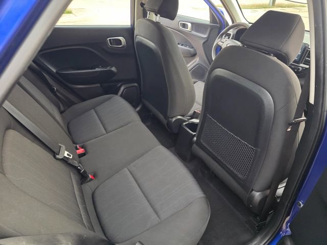 Used 2021 Hyundai Venue SE image 13