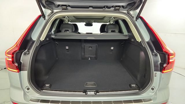 New 2026 Volvo XC60 B5 Plus w/ Climate Package AWD/4WD image 40