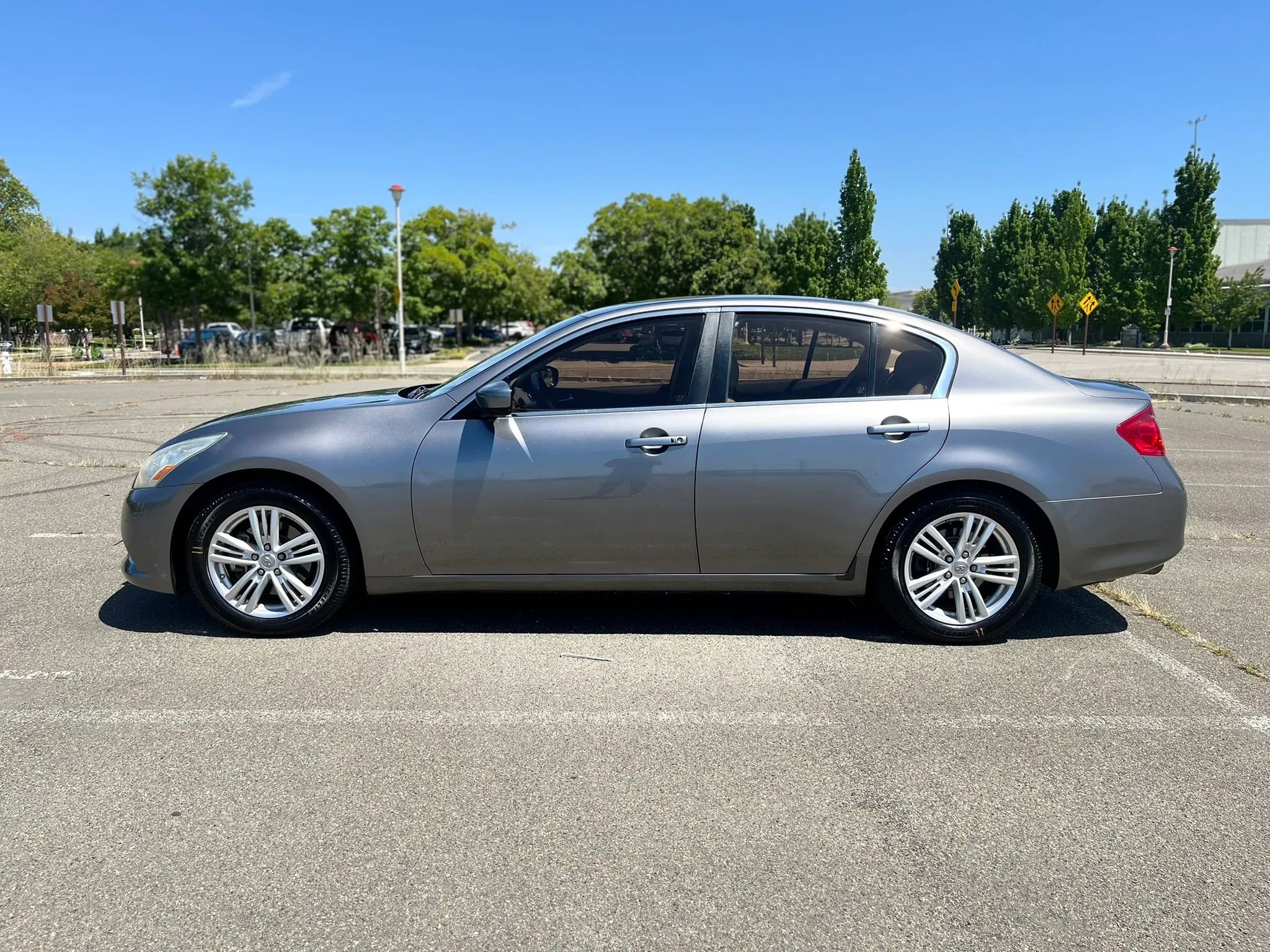 Used 2013 INFINITI G37 Journey w/ Premium Pkg RWD image 8