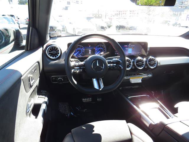 Used 2024 Mercedes-Benz EQB 300 4MATIC image 10