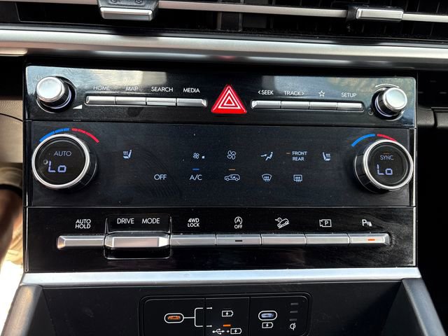 Used 2025 Hyundai Santa Fe SEL AWD/4WD image 16