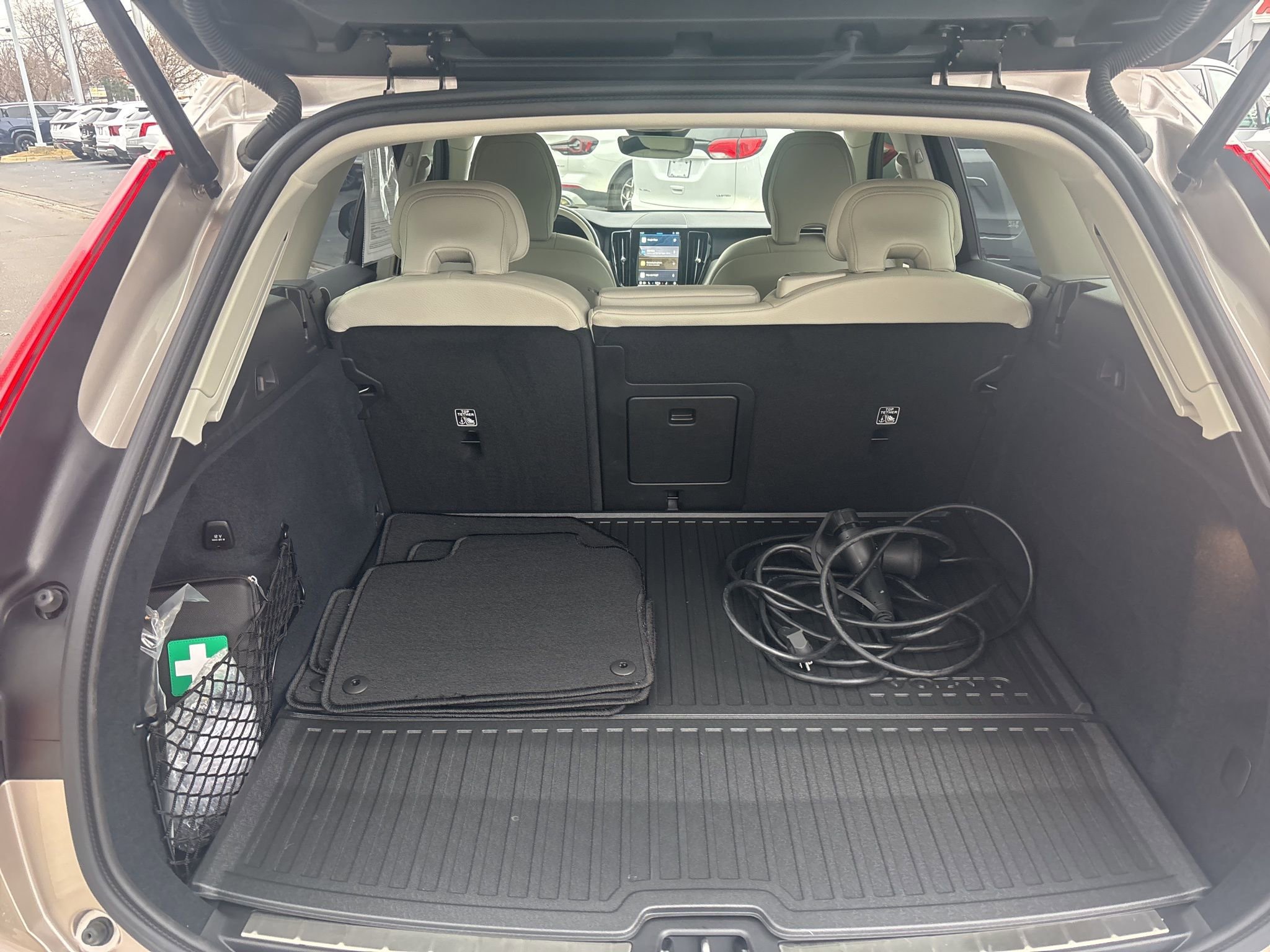 Used 2025 Volvo XC60 T8 Plus w/ Protection Package Premier image 6