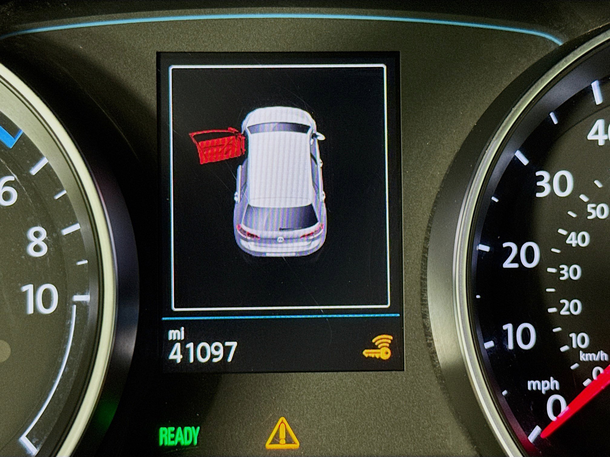 Used 2016 Volkswagen e-Golf SE w/ DC Fast Charging Package image 13