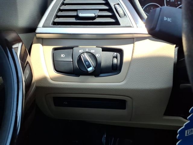 Used 2018 BMW 330i xDrive Sedan w/ Premium Package image 20