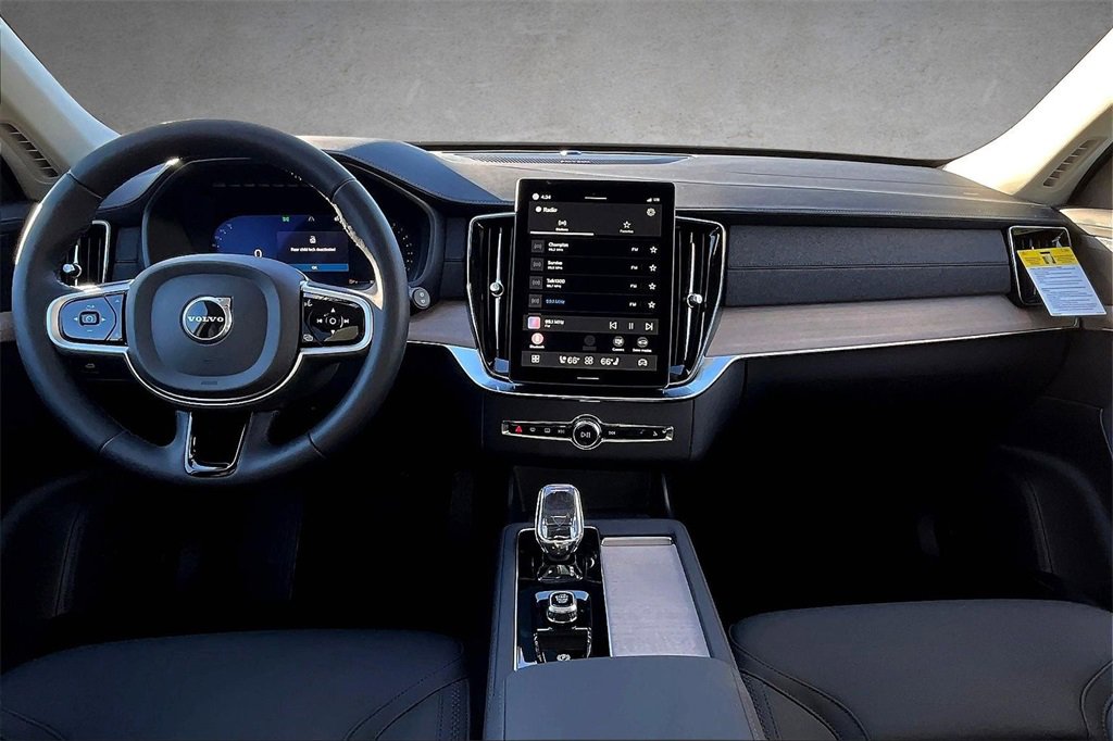 New 2026 Volvo XC90 B6 Plus w/ Protection Package Premier image 5